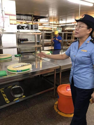 走进企业餐厅后厨 慈溪公众开放日揭开餐饮管理新篇章